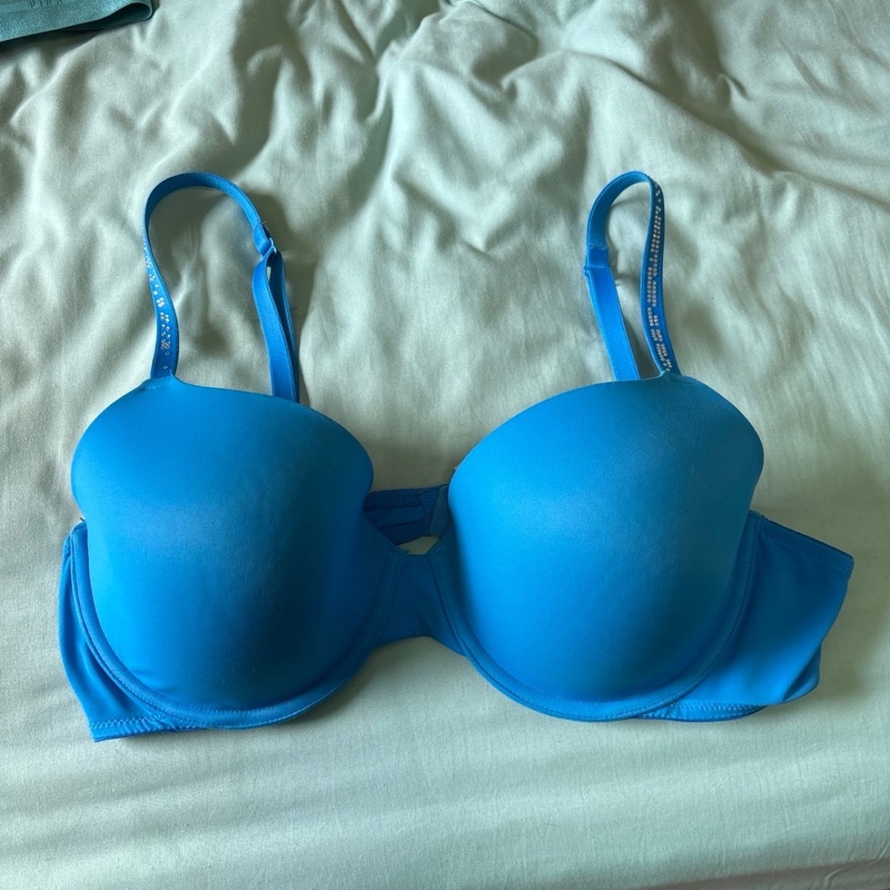 PINK Victoria's Secret Blue T-Shirt Bra with Molded Cups